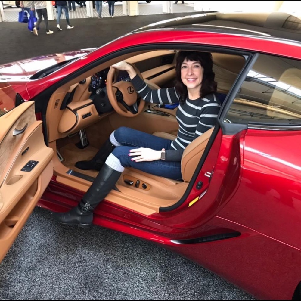 Meet your Posher, Monica